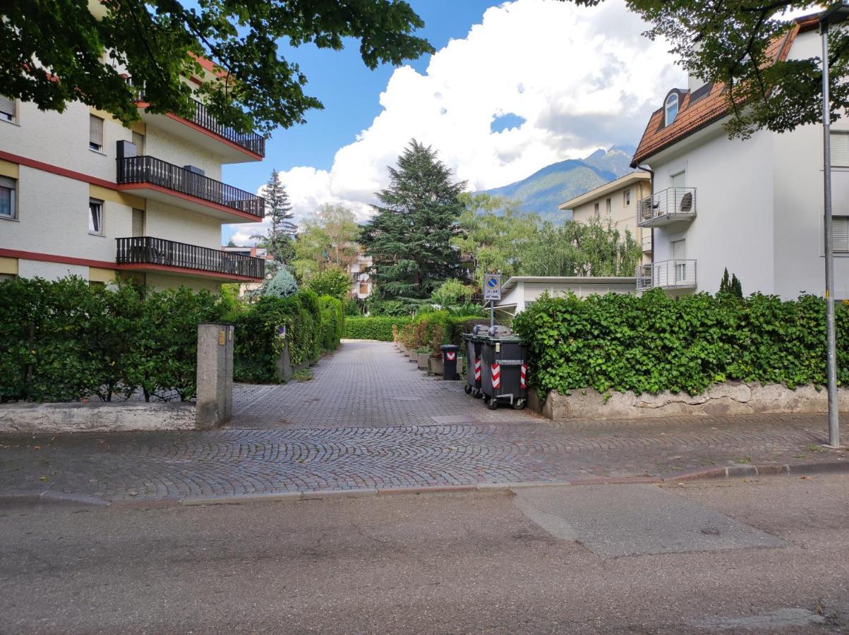 Corn Under: Eigentumswohnung mit Außenpool Meran Exterior foto